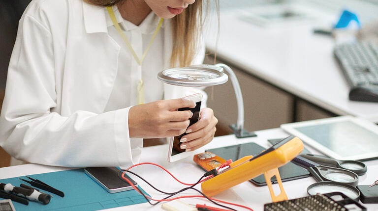 Inspecting and testing refurbished phones