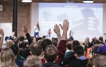 osentreprendre mains levées