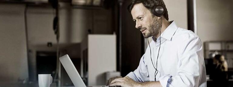 man portable earphone